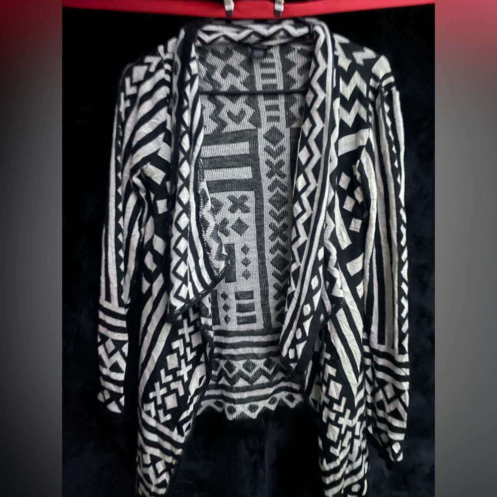 Rue21 Black and White Geometric Cardigan